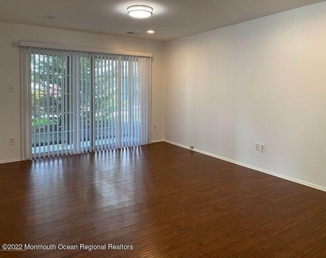 Photo - 407 Hampton Ct