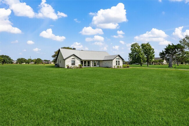 Photo - 9035 Point Dr