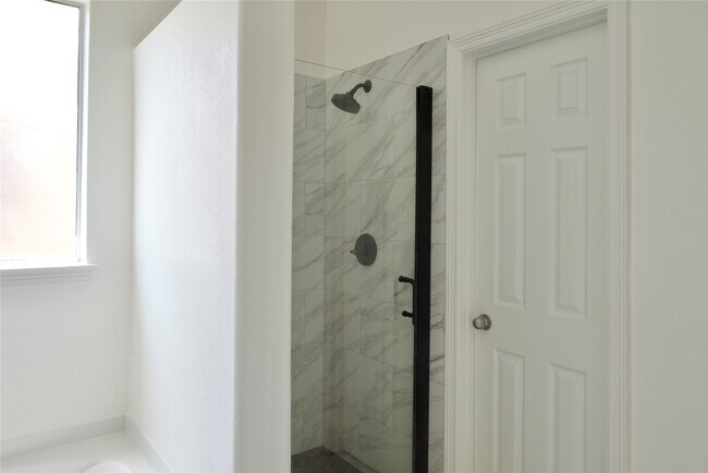 Photo - 2023 Creek Run Dr