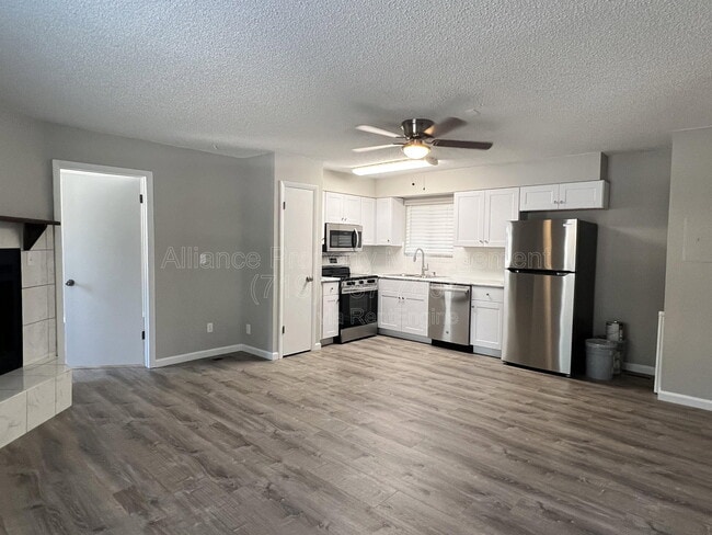 Photo - 2462 E Willamette Ave