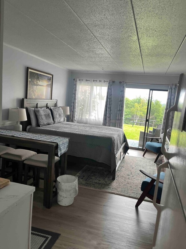 Building Photo - Cedar Lodge-103 Unit 103A