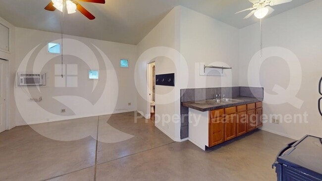 Photo - 216 E Waverly St