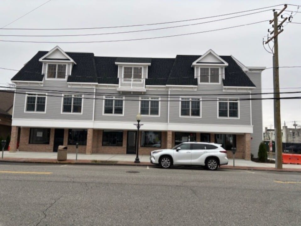 Photo - 180 Deer Park Ave