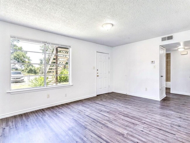 Photo - 726 Martindale Rd