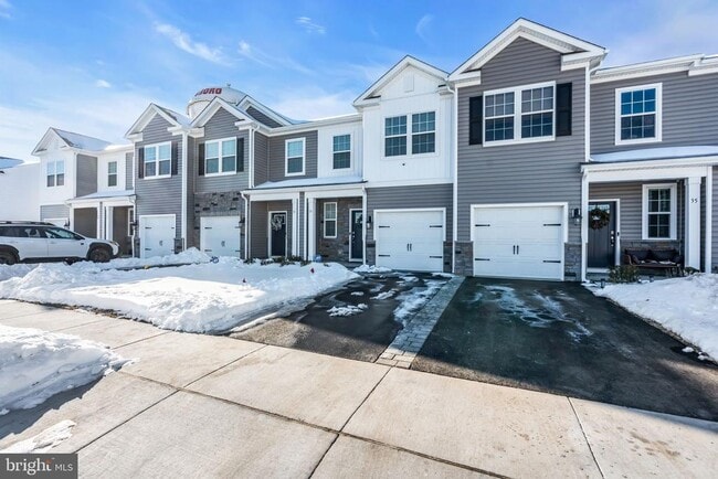 Building Photo - 33 Alexander Wy