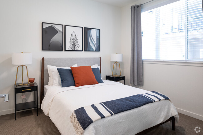2BR, 2BA - 1,001SF