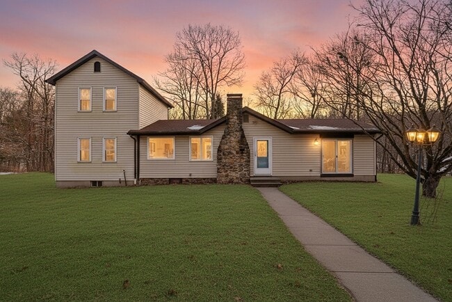 Building Photo - 159 N Monson Rd