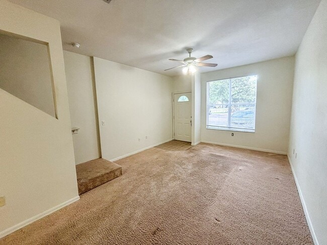 Photo - Victoria Station #156 - Pet Friendly!