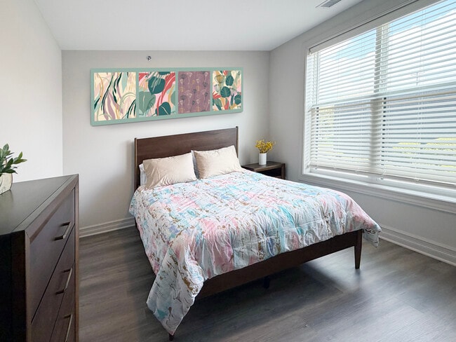 2BR, 2BA - 1056SF - Second Bedroom