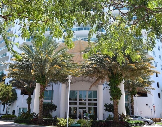 Building Photo - 7900 Harbor Island Dr Unit 1216