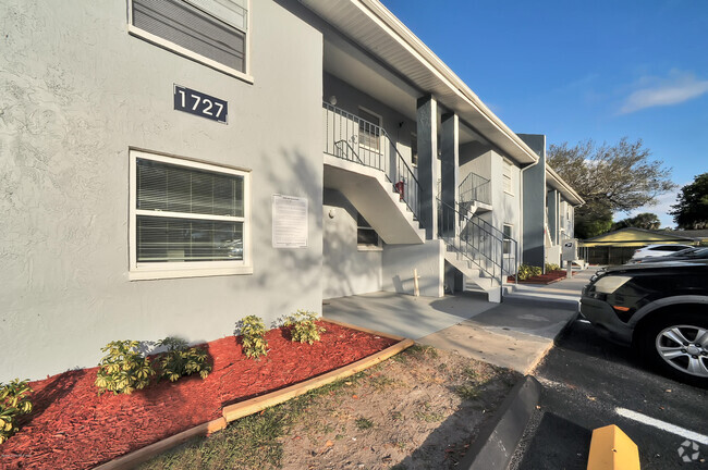 Building Photo - 1727 Avocado Ave Unit 5 Rental