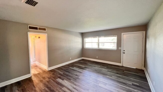 Photo - Charming 4 Bedroom, 2 Bathroom Home in Altamonte Springs!!