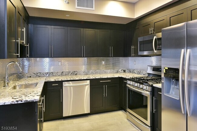 Photo - 8 Whitehall Rd Unit 3