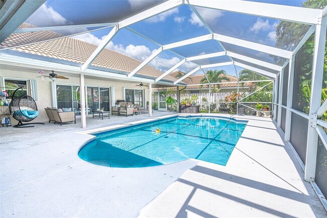 Photo - 4957 NW 67th Ave Casa