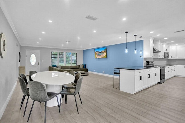 Building Photo - 5170 SW 89th Terrace