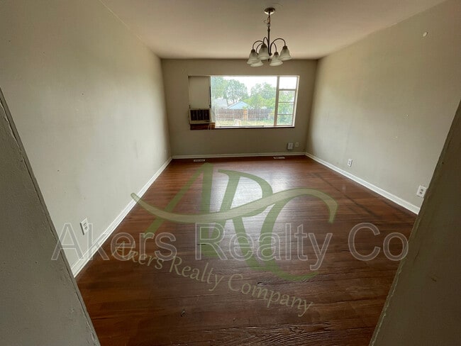 Photo - 2210 Court St