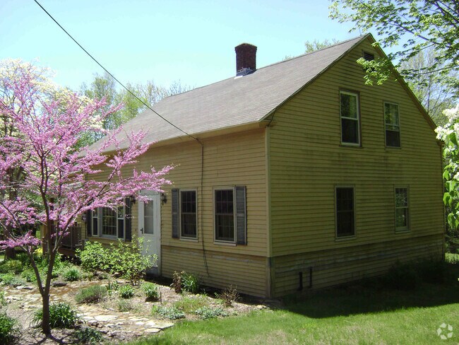 Building Photo - 56 Hydeville Rd Rental