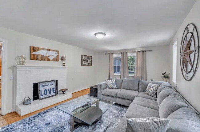 Photo - 8521 Old Stage Rd