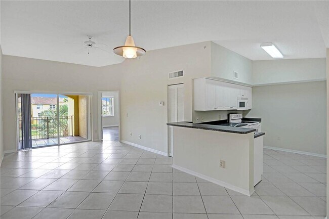 Photo - 9650 NW 2nd St Unit 4-304