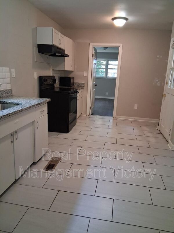 Photo - 1537 Bacon Ave