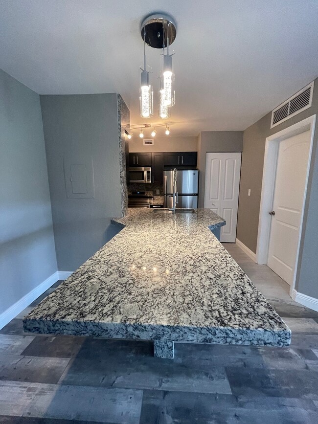 Photo - 2803 N Oakland Forest Dr Unit 206