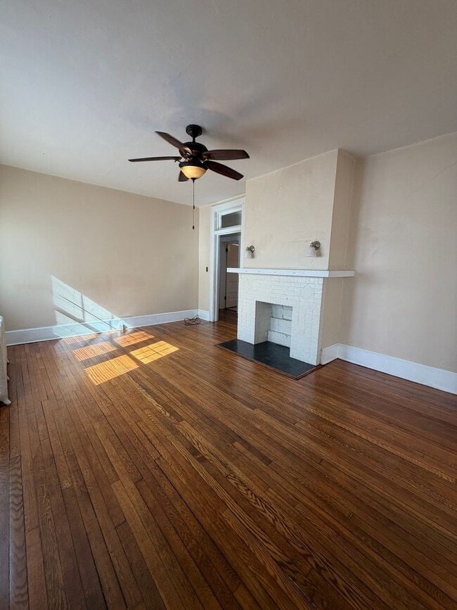 Photo - Ferdinand/829 Unit Lower