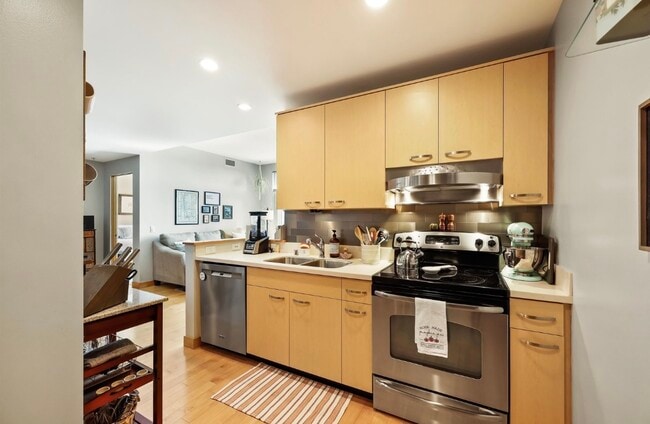 Photo - 309 W Washington Ave Unit 502