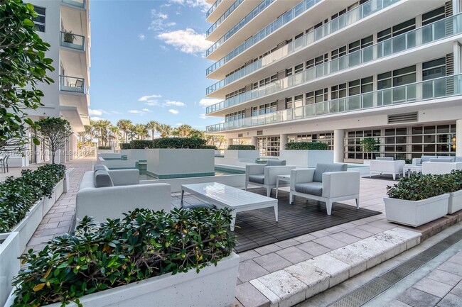 Photo - 3737 Collins Ave Condominio Unidad S-203