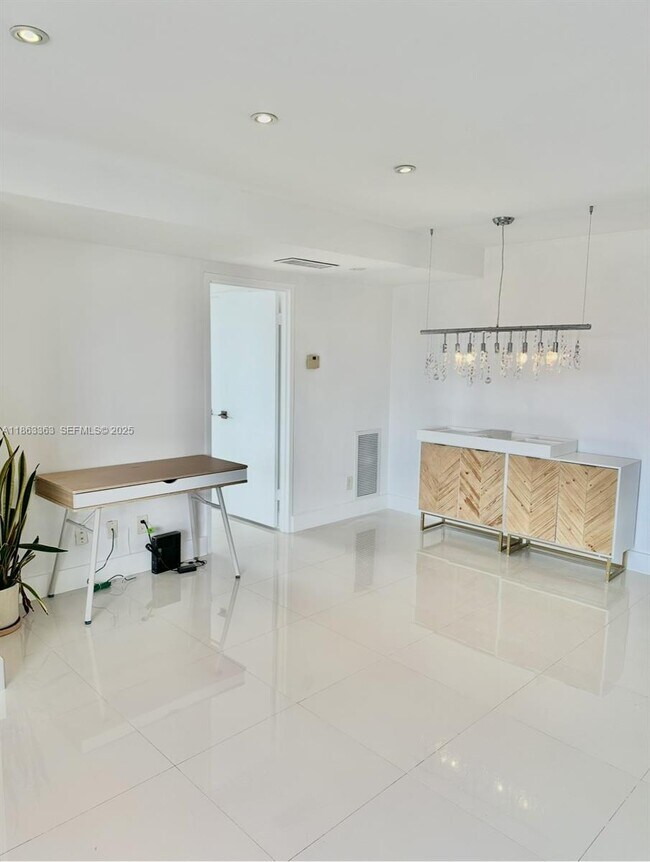 Photo - 8400 Byron Ave Unit 5D