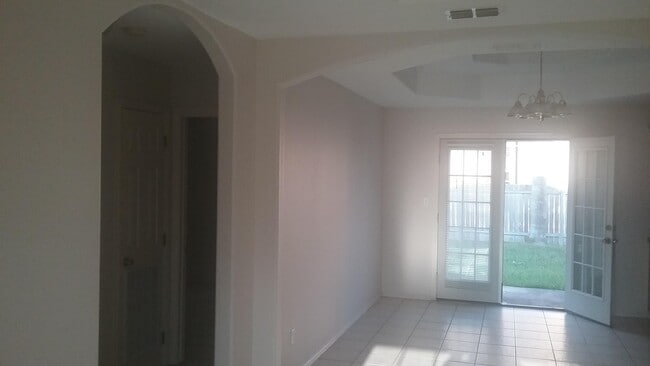 2117 Fountain View Ct