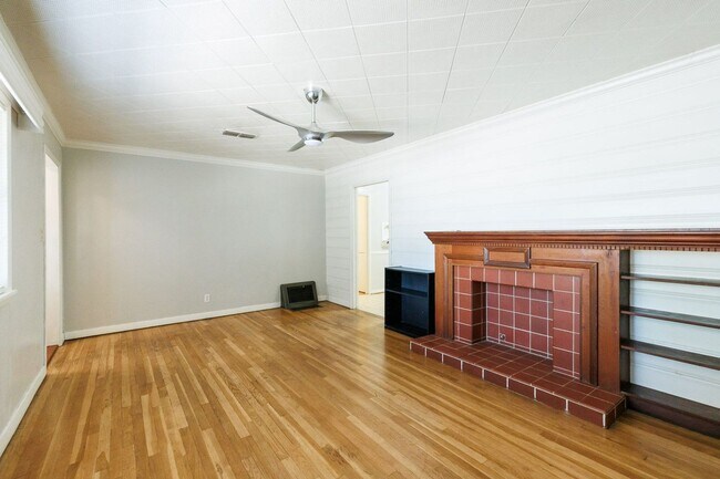 Photo - 2617 28th St Unit Front