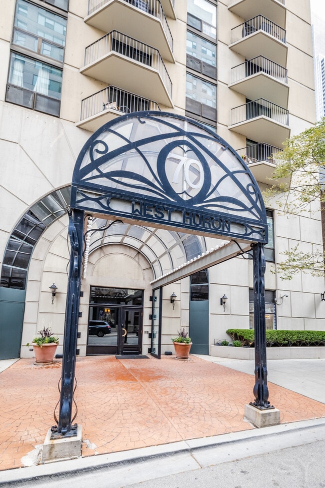 Photo - 70 W Huron St Unit 802