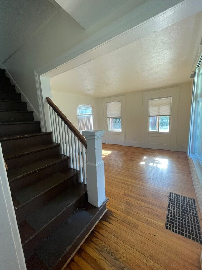 Photo - Spacious 5-Bedroom Home Near EMU