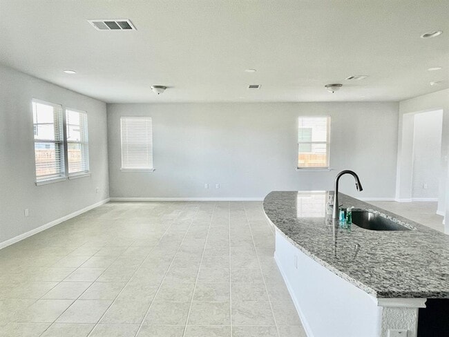 Photo - 516 Betty Ann Wy