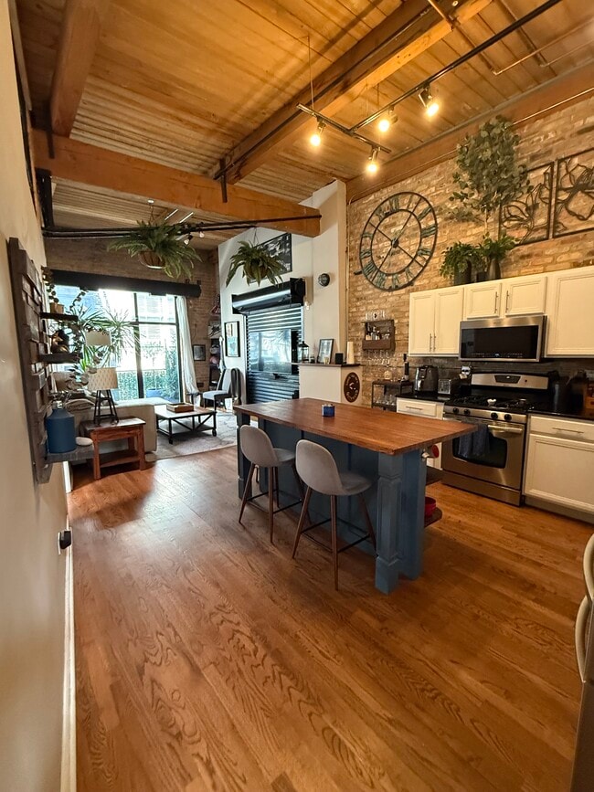 Photo - 420 W Ontario St Condo Unit 410