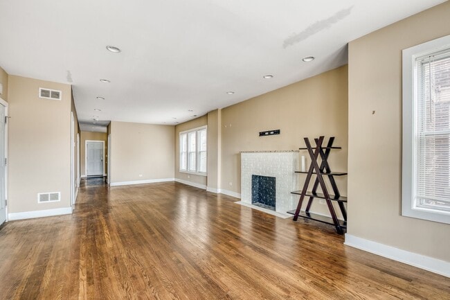 Photo - 111 W 74th St