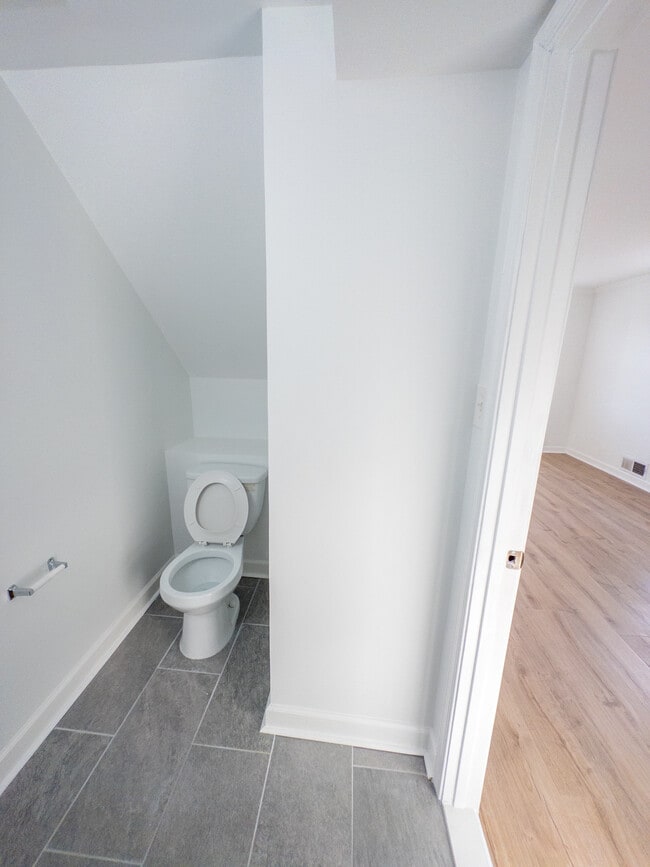 Photo - 129 W Reed Ave