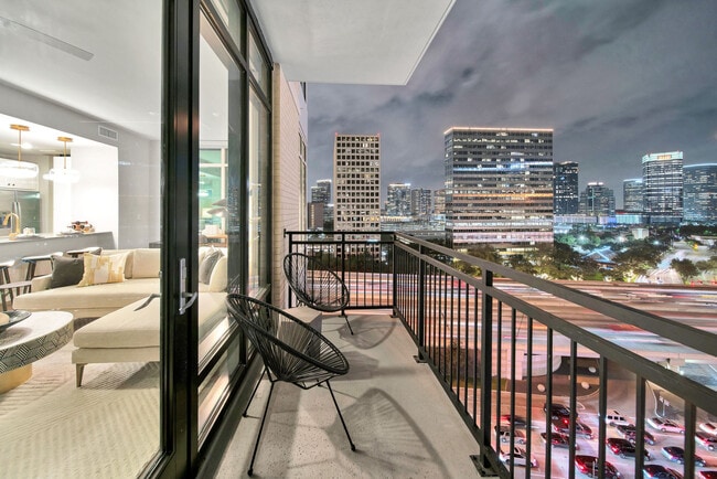 Photo - Bowen River Oaks