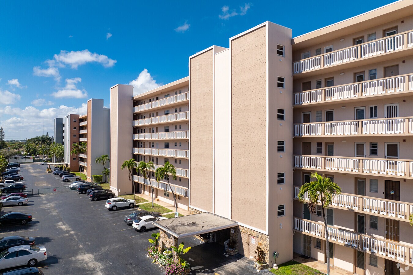 Photo - Meadowbrook Towers