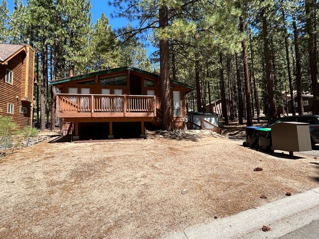 Building Photo - Gorgeous Location Near Heavenly - 3 Bed, 2... Rental