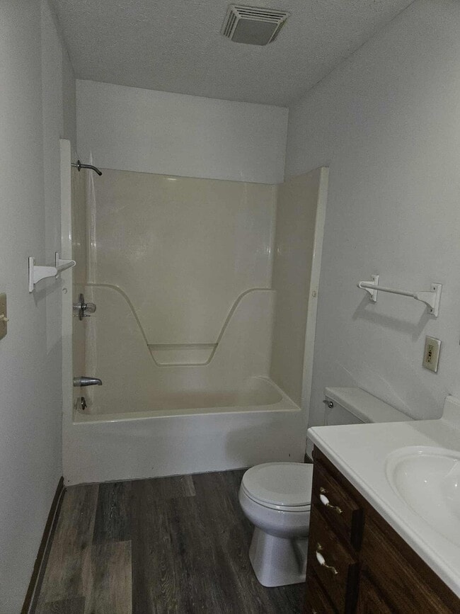 Building Photo - 115 Holly Dr Rental