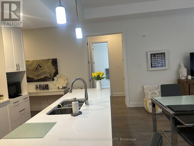 Photo - 100 Cortile Private Unité #101