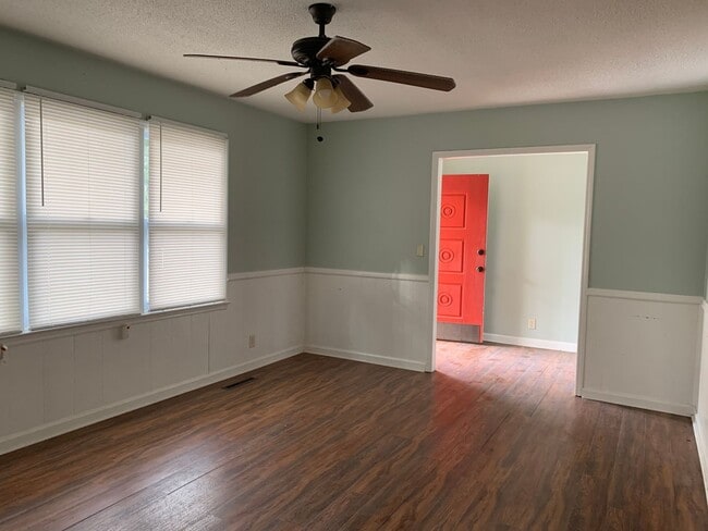 3 Bedrrom 2 Bath Home Located in Lake Park, GA - 3 Bedrrom 2 Bath Home Located in Lake Park, GA