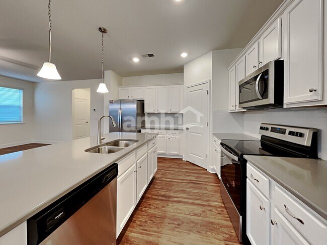 Photo - 131 Hazel Pk Dr