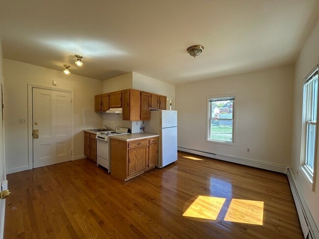 Building Photo - 11 Snow St Unit 2L Rental