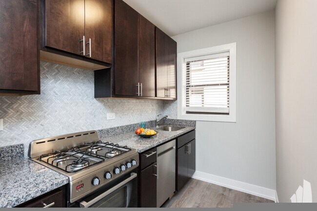 Photo - 429.5 W Belden Ave Unidad B106