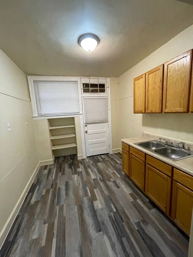 Photo - 7400-7410 S Chappel Ave