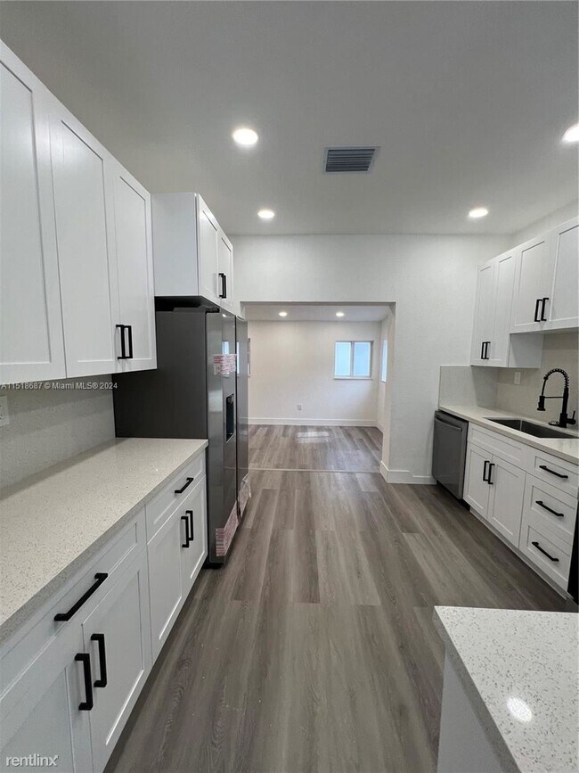 Photo - 3 br, 2.5 bath House - 5511 NW 1st Ave # 5511