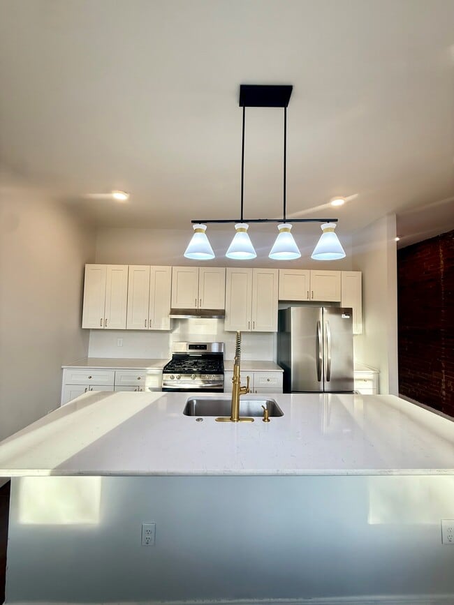 Photo - 39 E Clifton Ave