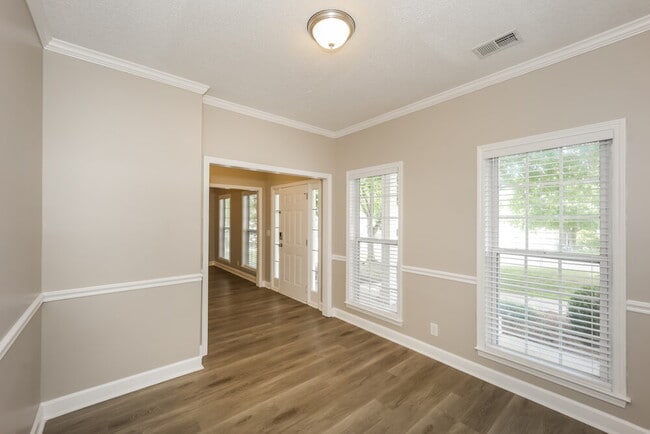 Photo - 284 Baldwin Ct